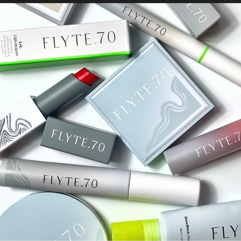 NIB Flyte Makeup 10 pc Set